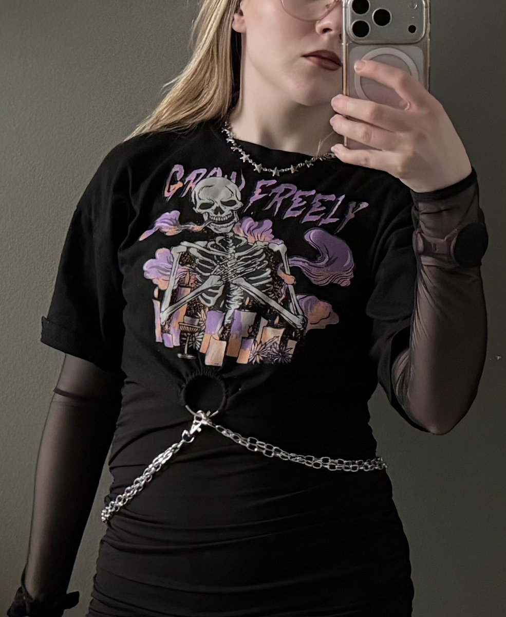 elli 🍍 tweet media