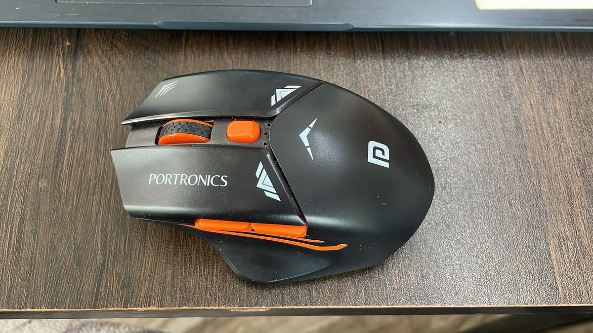 asutooosh's tweet photo. Wtf @Portronics brought your mouse in Nov died in 1 month,got replacement in jan. now dead again in April. Are you selling a mouse or a 60 day subscription to replacements? Fix your quality. https://t.co/tWQDfnWZQ5