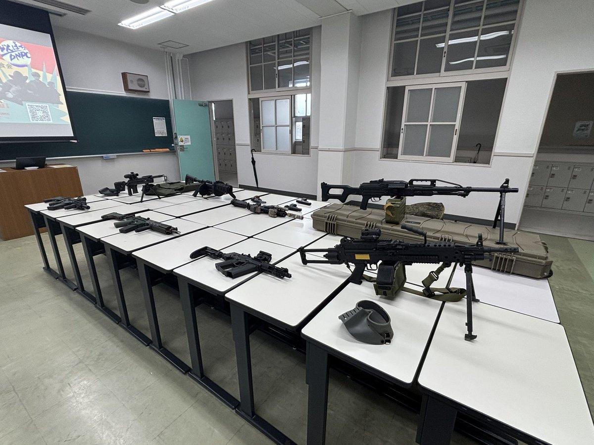 ycu_dnpc's tweet photo. ROOM
本校舎205でお待ちしております
エアガン触れます！！ https://t.co/xJVrKatbv4