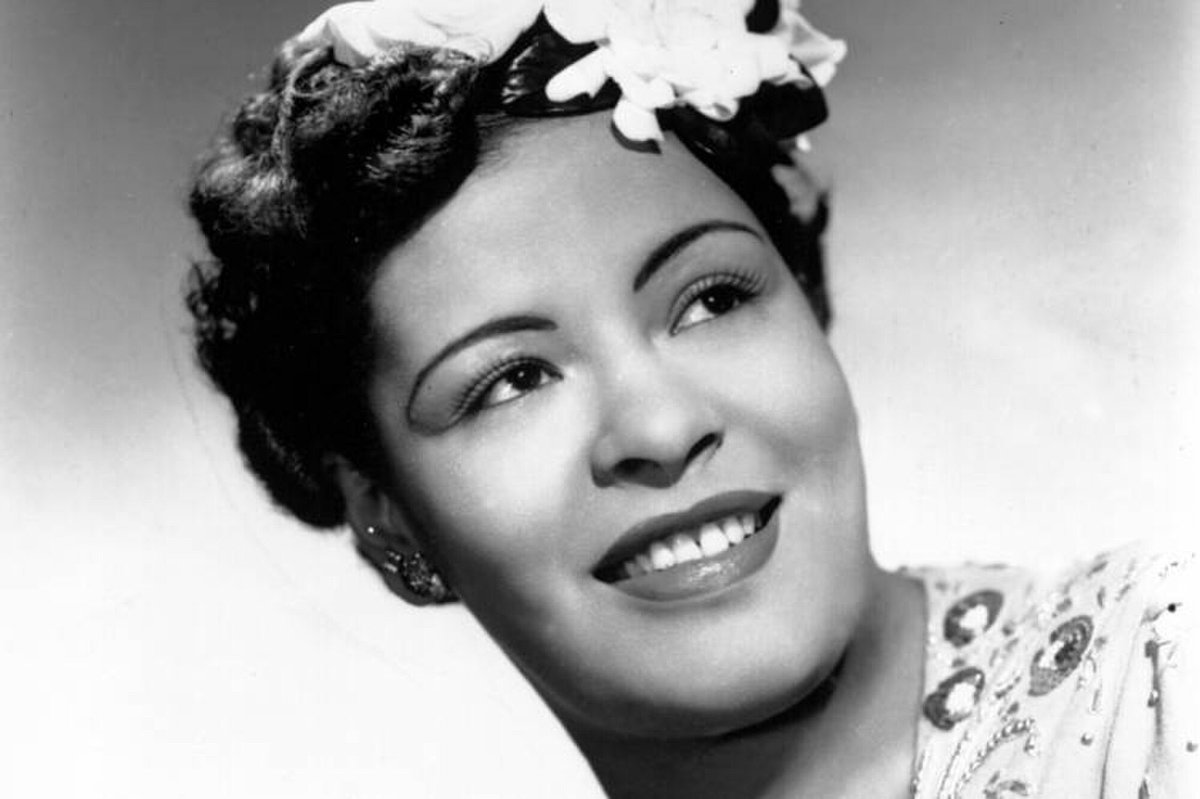 AfroUniverse1's tweet photo. TODAY’S AFRO BIRTHDAYS ! SINGER, BILLIE HOLIDAY ! NFL PLAYER, TONY DORSETT ! COMEDIAN, BILL BELLAMY ! NFL PLAYER, TIKI BARBER ! #BillieHoliday #TonyDorsett #BillBellamy #TikiBarber #BlackExcellence https://t.co/0wA6crSS6X