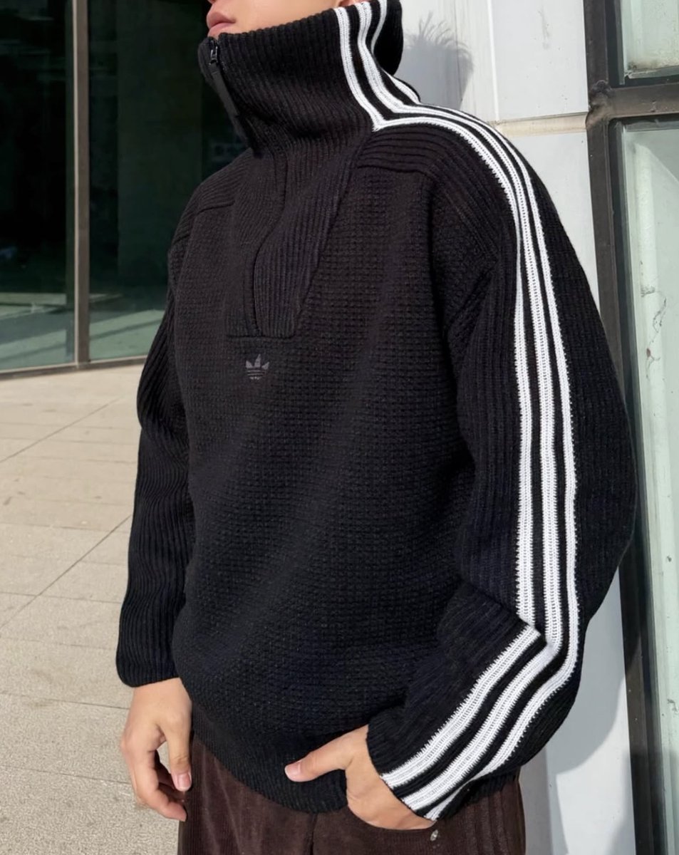 CaminoTV's tweet image. oh le half zip de fou, Adidas lifestyle savent y faire 

chck.me/dCee 150€