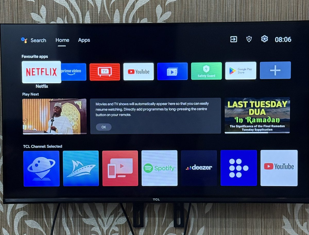 simified2's tweet photo. Declutter sale 

2months old 32inches TCL android TV with one year warranty 

Price : 150k (slightly negotiable) https://t.co/EWdmVTNaiF