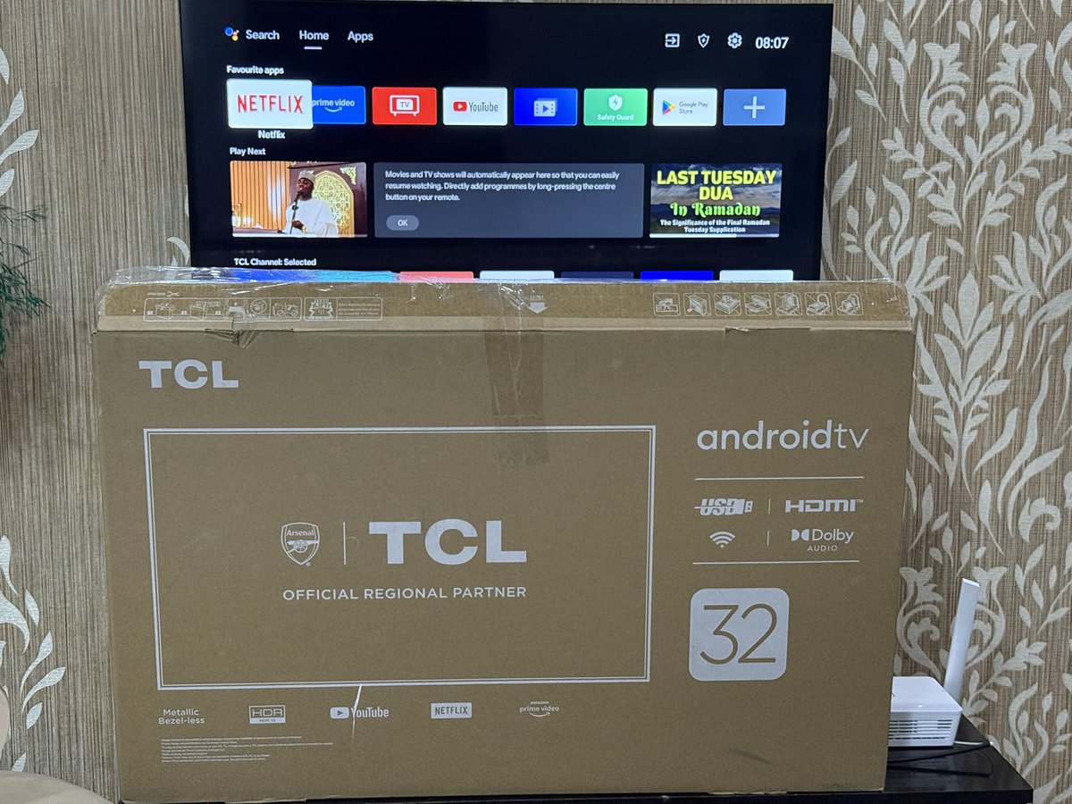 simified2's tweet photo. Declutter sale 

2months old 32inches TCL android TV with one year warranty 

Price : 150k (slightly negotiable) https://t.co/EWdmVTNaiF