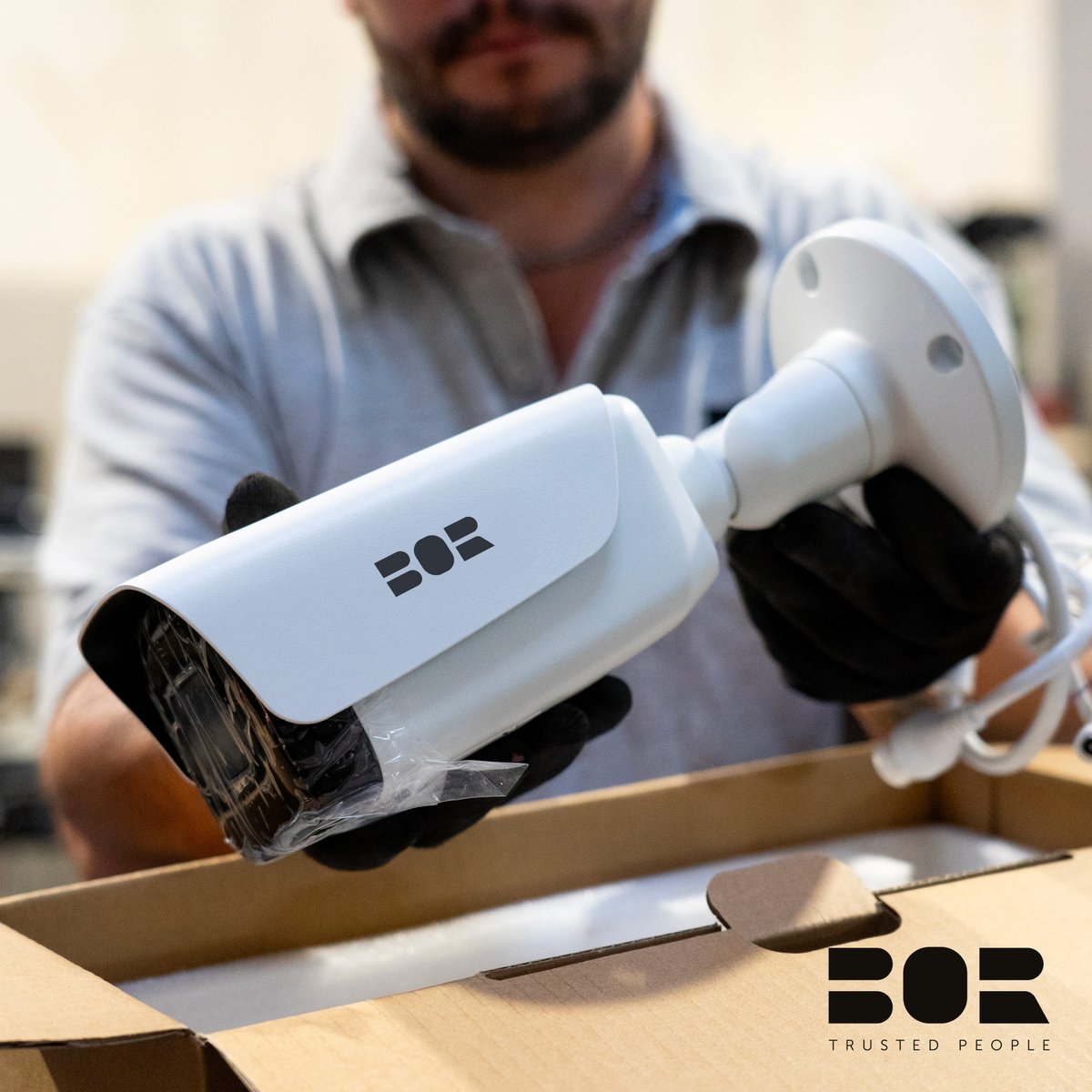 bor_security's tweet photo. Nelle nostre apparecchiature che compongono gli impianti di monitoraggio #BOR,  impieghiamo moduli di #AI sviluppati dal nostro team per garantire un'interazione costante tra #persone e #tecnologia #BOR rivolta a facilitare il riconoscimento di comportamenti sospetti. https://t.co/8rfTqTYJYX