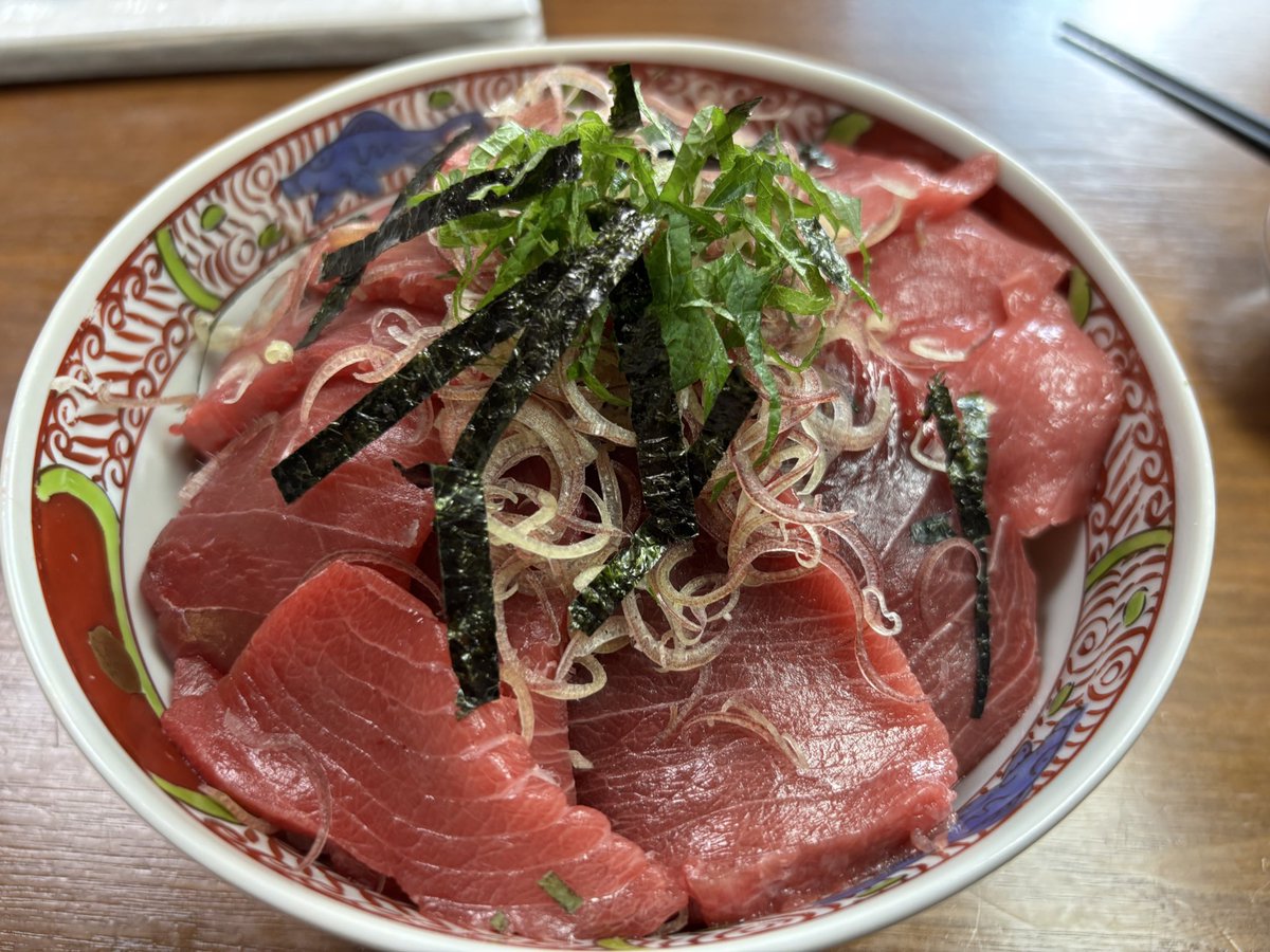 えいきち tweet media