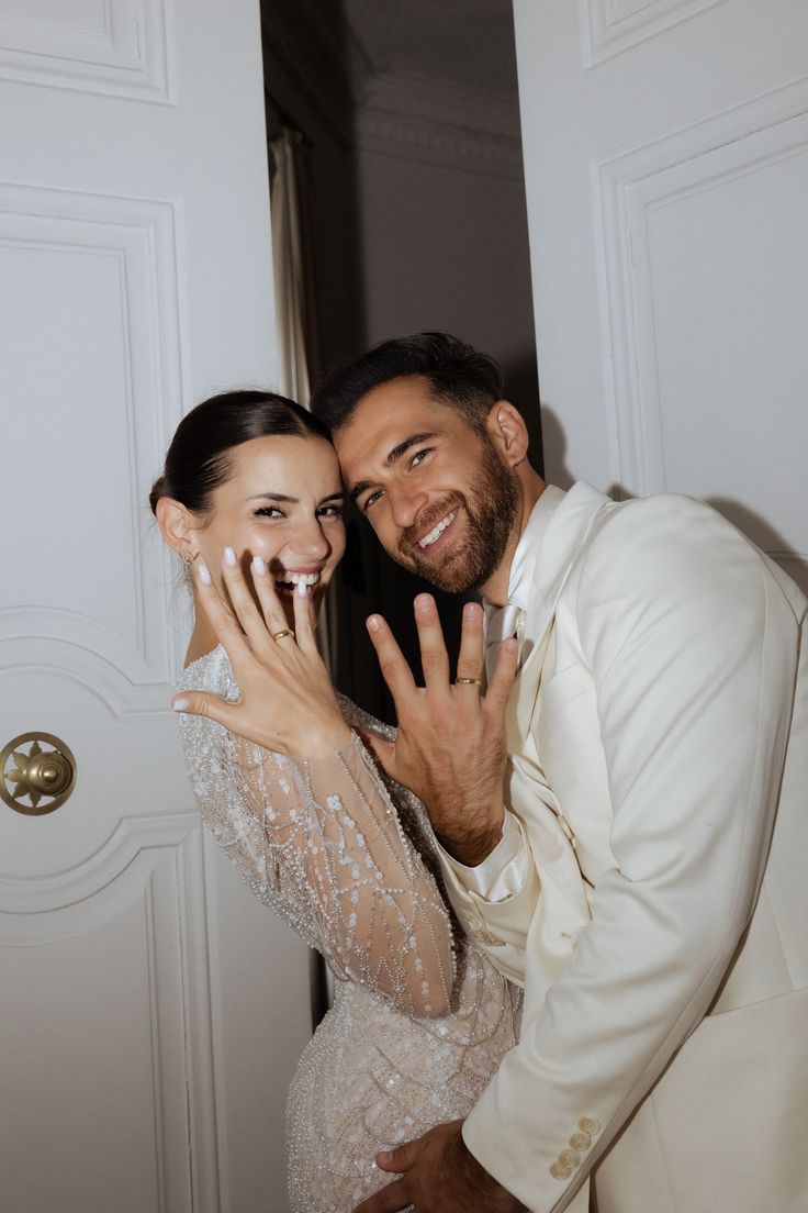 EVLİLİK TARİHİNİZİ ÖNGÖRÜYORUM💍👰🏼‍♀️ dm'den isminizi ve doğum tarihinizi iletin ne zaman evlilik olacağını tahmin edeyim 💖 
(fav+ takip şartı ile)