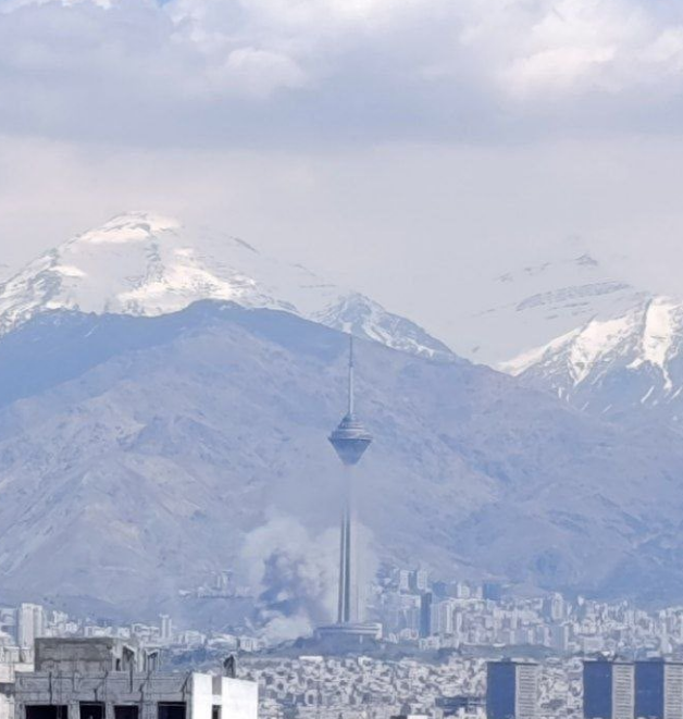MOSSADil's tweet photo. 🔴Heavy strikes reported in Tehran right now. https://t.co/b0A1ZdoTvP