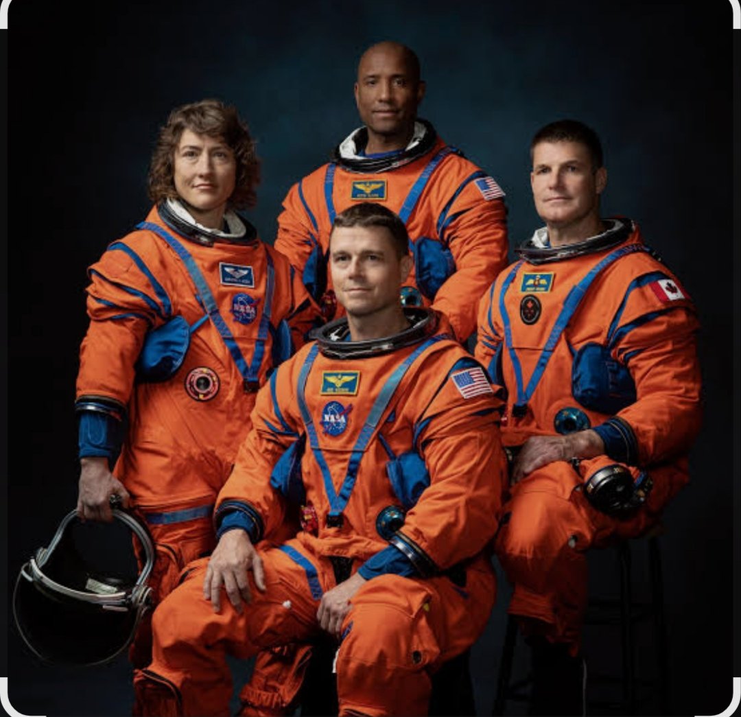 PedroRa96660856's tweet photo. EXCLUSIVA :
Declaraciones de los Astronautas de Artemis  ,dicen que desde la órbita de la Luna  se ve la gente que coloco Sánchez  en España  incluida las amigas de Abalos . https://t.co/TYZ54KdT5E