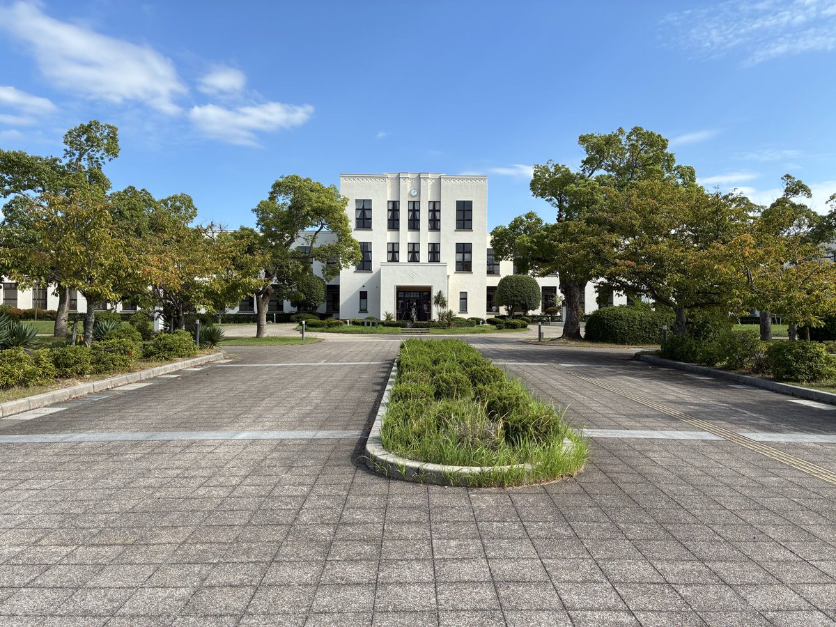 くまごろ tweet media