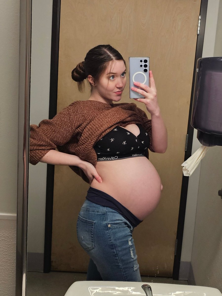 JadeLove47285's tweet photo. Due next week! I'm so excited https://t.co/SJD7fWfXSS