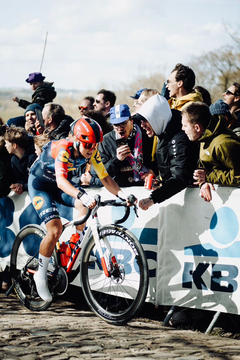 Fleur.Moors tweet media