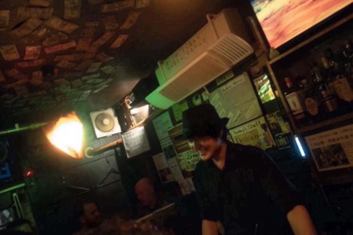 火曜日ボンバイエ！

今宵は恒例の「デシコday!!!」😆✨

デシコが繊細に、そして時に豪快に皆様をお待ちしております！！！😁👍✨

火曜からワチャワチャしようぜ😉✨

いつも通り20時〜翌２時（L.O  1:30）にて、夜露詩句哀愁！(^O^)/🍺✨