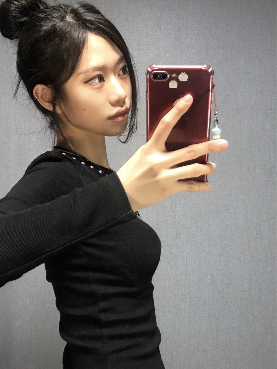 girl dinner tweet media