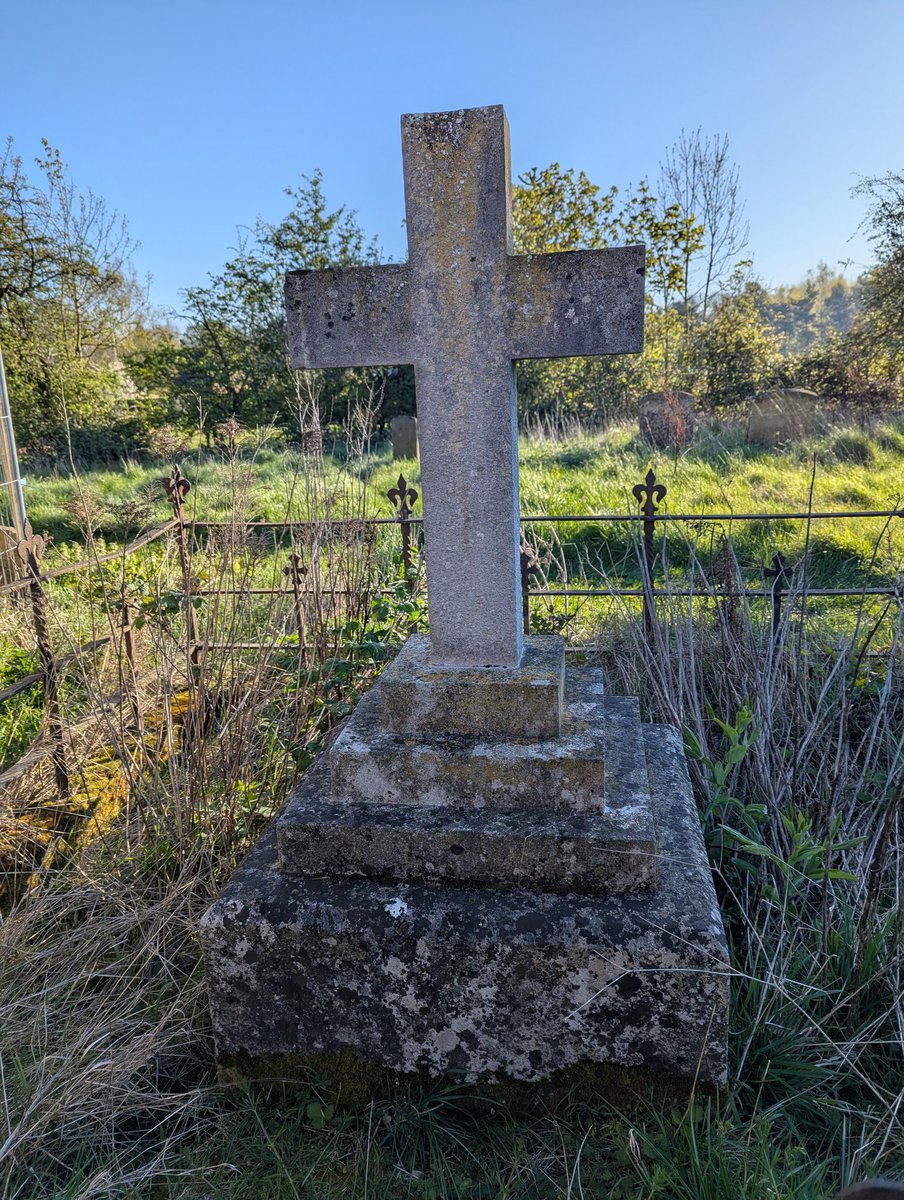 A little stroll around a haunted church ruins to start the week off right..
How is your week looking?