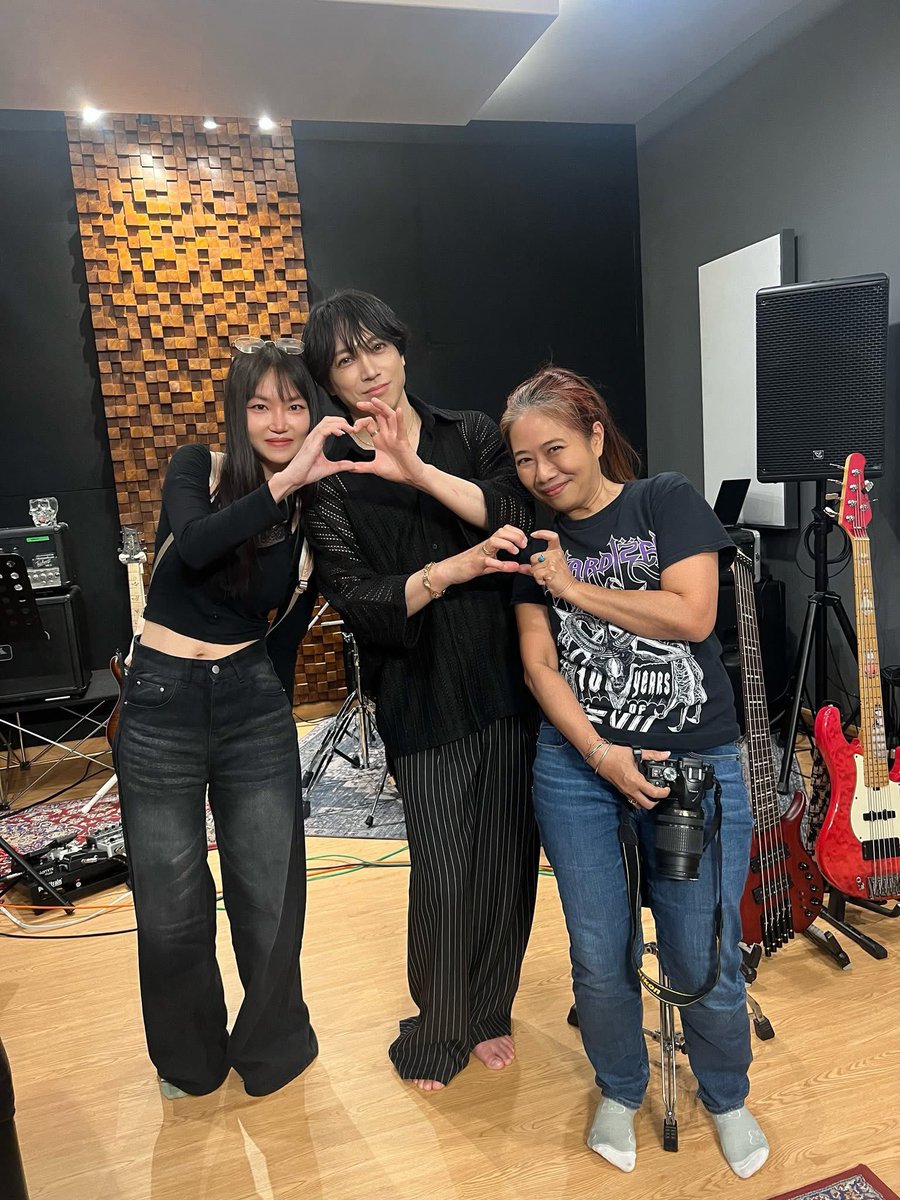 MarryMarryJane tweet media