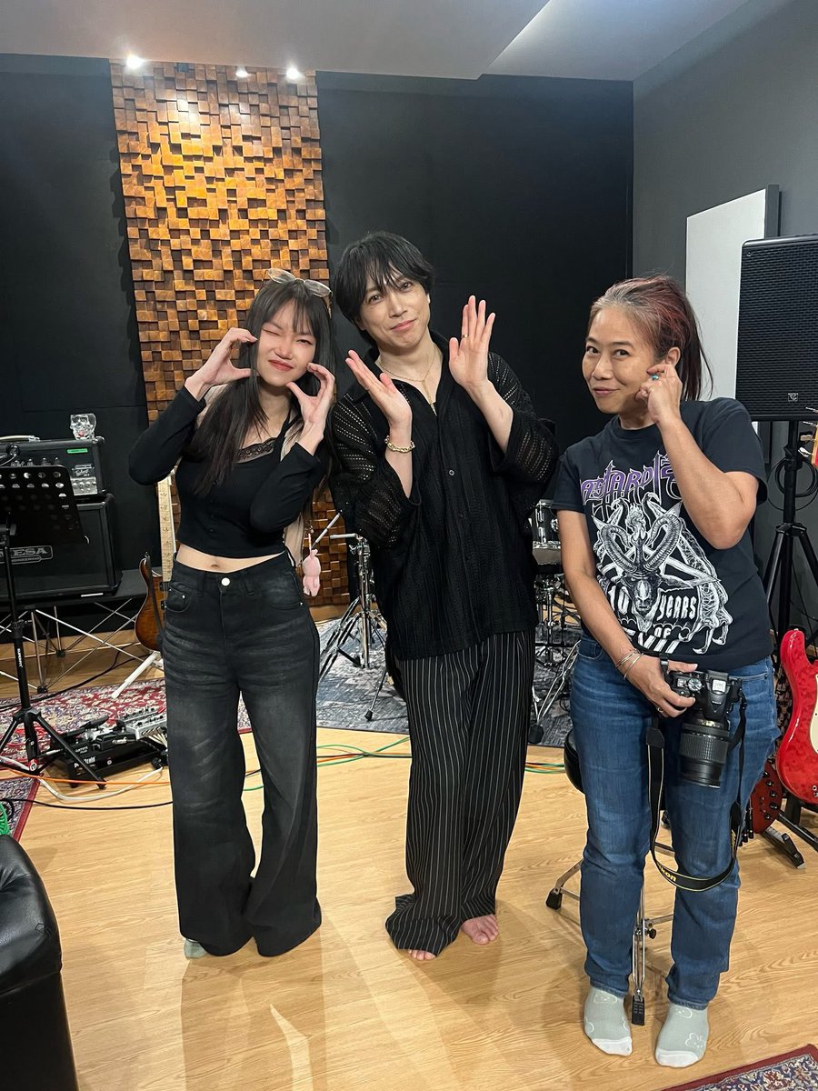 MarryMarryJane tweet media