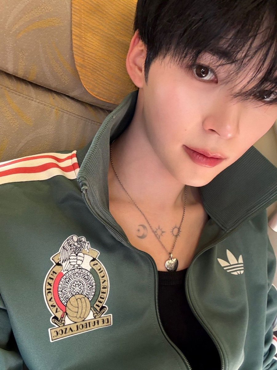 성한빈 쇄골 tweet media