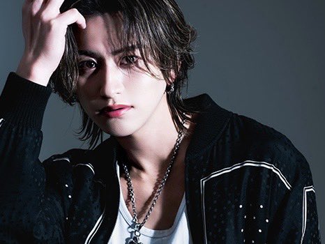 昼職ホス狂い tweet media