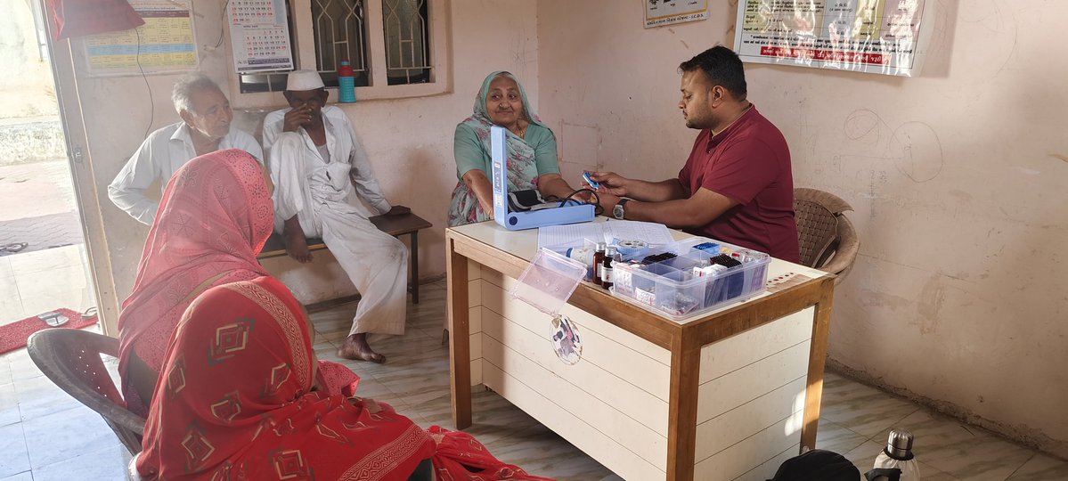 આજ રોજ ઘંટીયા ગામ ખાતે #WorldHealthDay  અંતર્ગત ઉજવણી કરવામાં આવી તેમાં ગામ લોકો ન ડાયાબિટીસ, બીપી, કેન્સર સ્ક્રીનીંગ ચેક અપ કરવામાં આવ્યું અને ખોરાક વિશે માહિતી આપી અને જરૂરી માર્ગદર્શન આપવામાં આવ્યું..#WorldHealthDay2026 #sincerão #HealthyLife #HealthHabits #salı #healthcarein