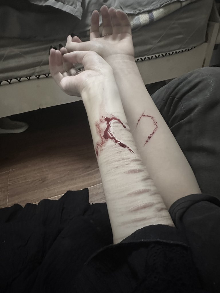 LLLL ☆ tweet media