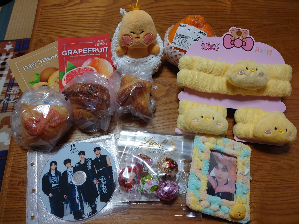 久々に良く歩いた〜♪
SAMIで見つけた🐥バンド💛350円やったら買ってまうよねw
普段は特価やおつとめ品やのに今日はお高いチョコ🍫とクロワッサン🥐を買ってしまった🤭(いつものおつとめ品も買ってきたw🍊)
沢山歩いて疲れたけど、とても良い疲れでストレス発散になったぁ😊✨