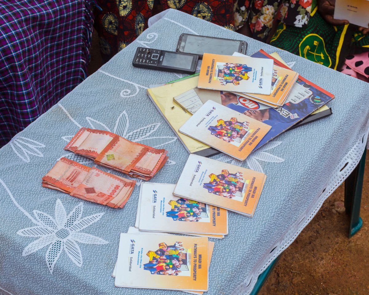 SolidaridadECA's tweet photo. The MAMA SAFI group at Mlela Mine, Tanzania, are rewriting their futures through the EA$E initiative by @SolidaridadECA funded by the @DutchMFA under the P2P Gold project. The 20 women are scaling to strategic growth. 
Read full post here: https://t.co/euBjll5TzE https://t.co/P2ORDnyt2q