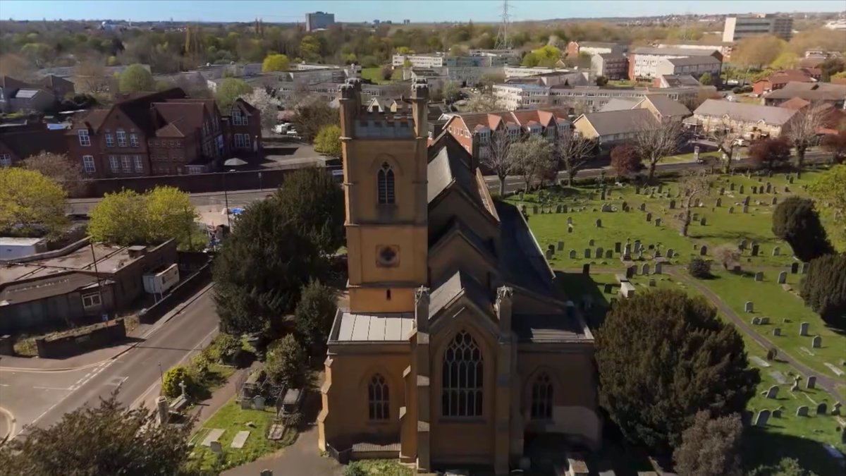 MitchamNotes's tweet photo. interesting views of Mitcham parish church from a drone - from a video on YouTube channel "Dronescape London"

https://t.co/33cm0Y4V6m https://t.co/h3QpSUsxv6