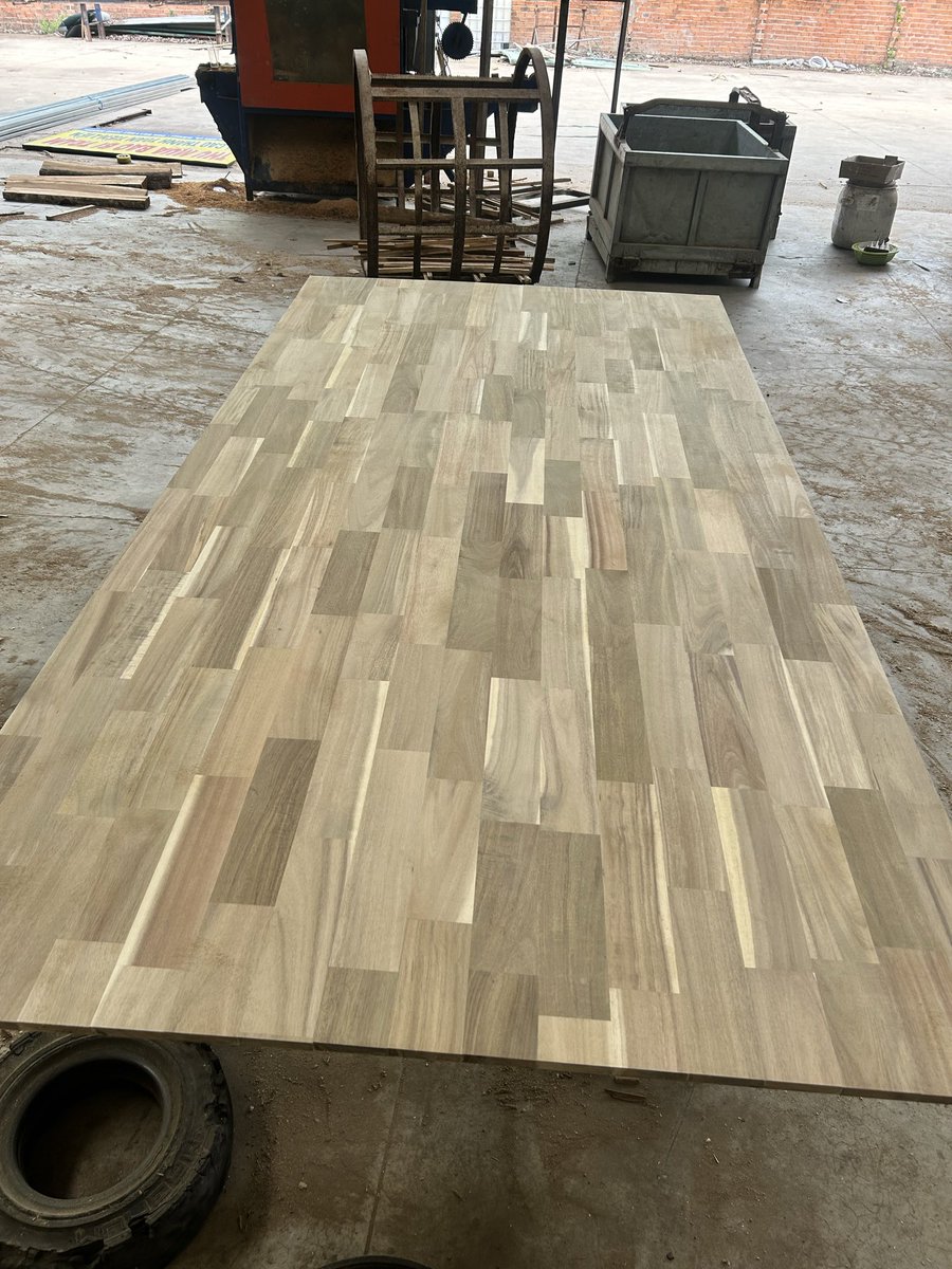 Dang__minh's tweet photo. From raw Acacia wood to finished panels – this is how we ensure quality at every step.

✔️ Kiln drying  
✔️ Finger jointing  
✔️ Sanding &amp; grading  
✔️ Packing for export  

Looking for a reliable supplier from Vietnam? Let’s connect.

#woodworking #acacia #woodpanels https://t.co/k4UgUMWxPP