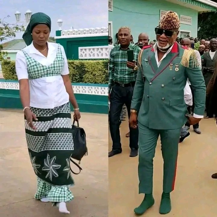 mulikuza_jordan's tweet photo. ‼️🔴‼️📣✨ Le couple #Olomide 🥰😍 ont fêté ensemble avec les #kimbanguistes ce 06/04, pour cette grande lutte africaine menée par papa Simon Kimbangu.
#2strongmood https://t.co/XNaTCNhTrs
