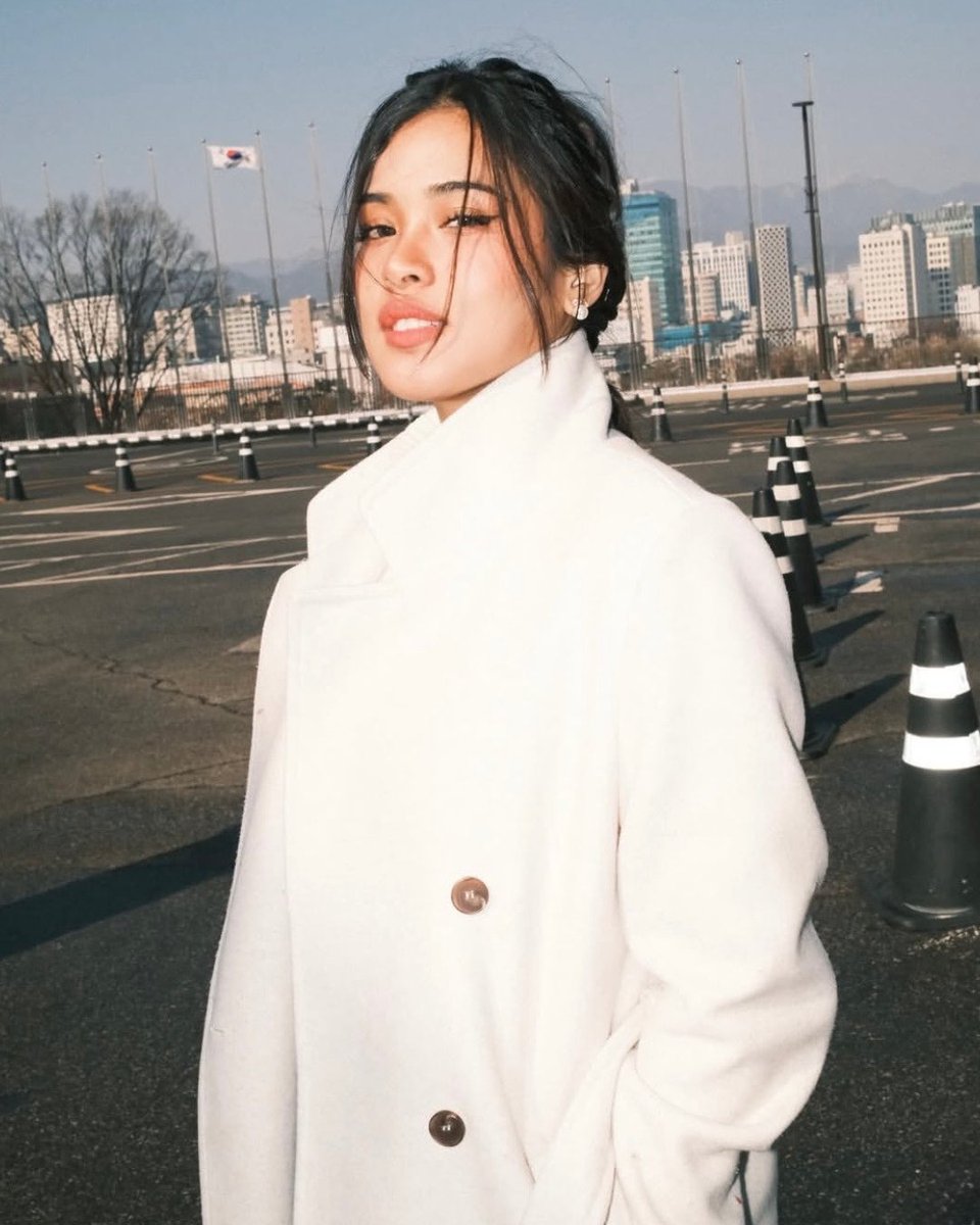 Shuvee Etrata opens up about turning insecurities into strengths, reminding everyone to embrace their natural features and love themselves as they are. She proves that true confidence comes from self-acceptance.

Read: tinyurl.com/49827dda