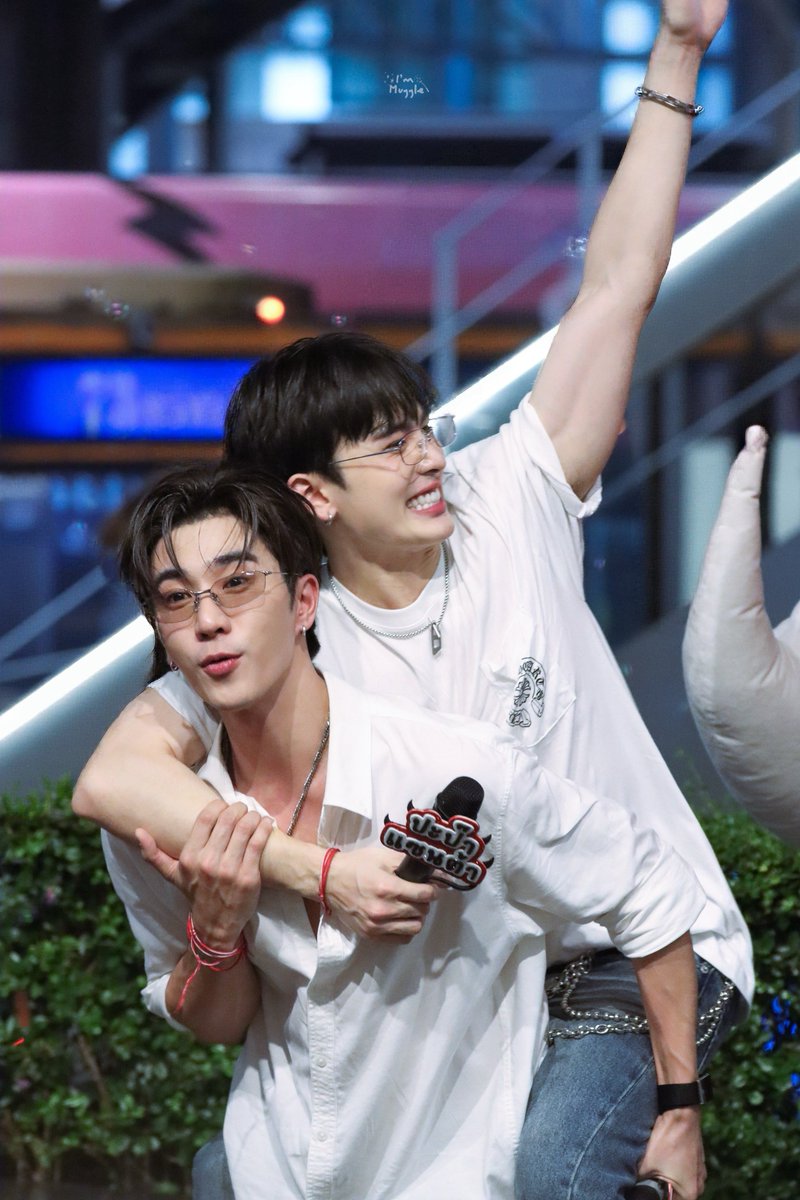 ฉันเป็นมักเกิ้ลเลือดผสม tweet media