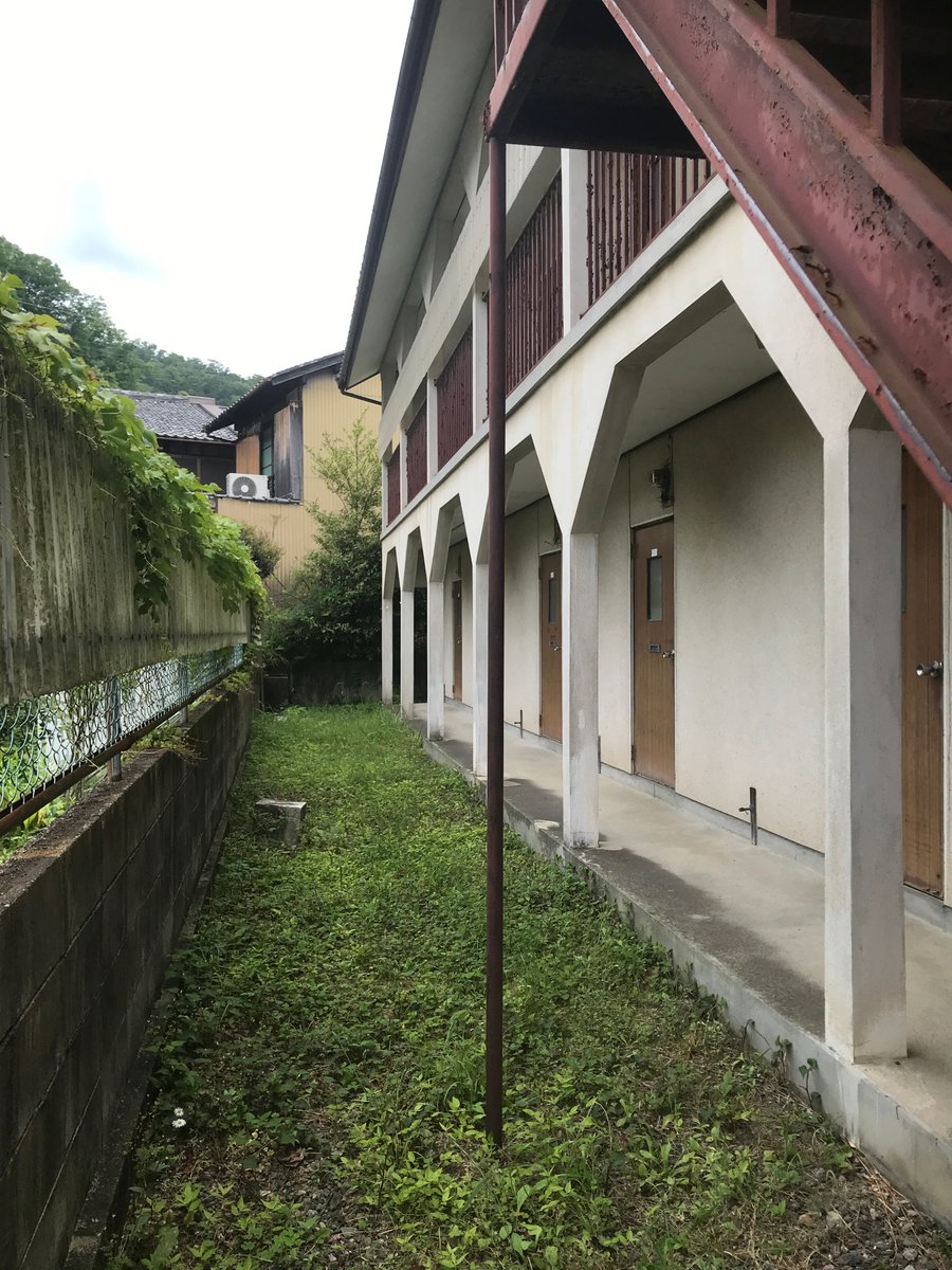 yanagislab's tweet photo. 【「吉野荘」の元住民の方を探しています】
柳沢が改修して住む、風呂無トイレ台所共用のアパート「吉野荘」（左京区北白川仕伏町）の往時の様子を伺いたいと思っています。
もし心当たりの方���いましたらぜひお知らせください。「知り合いが住んでいた」という情報でも結構です。拡散も歓迎です https://t.co/5epIJGpigD