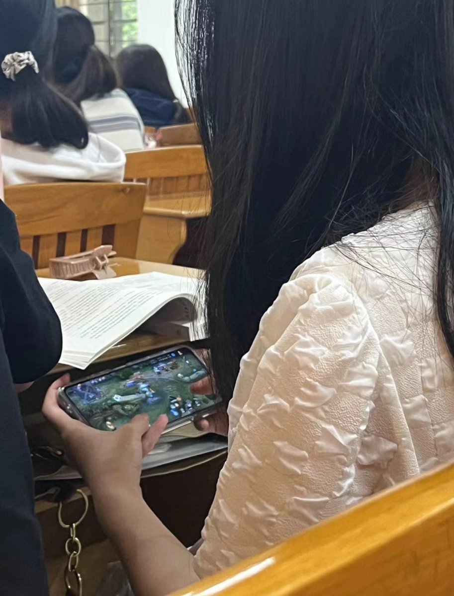 成都香奈儿 tweet media