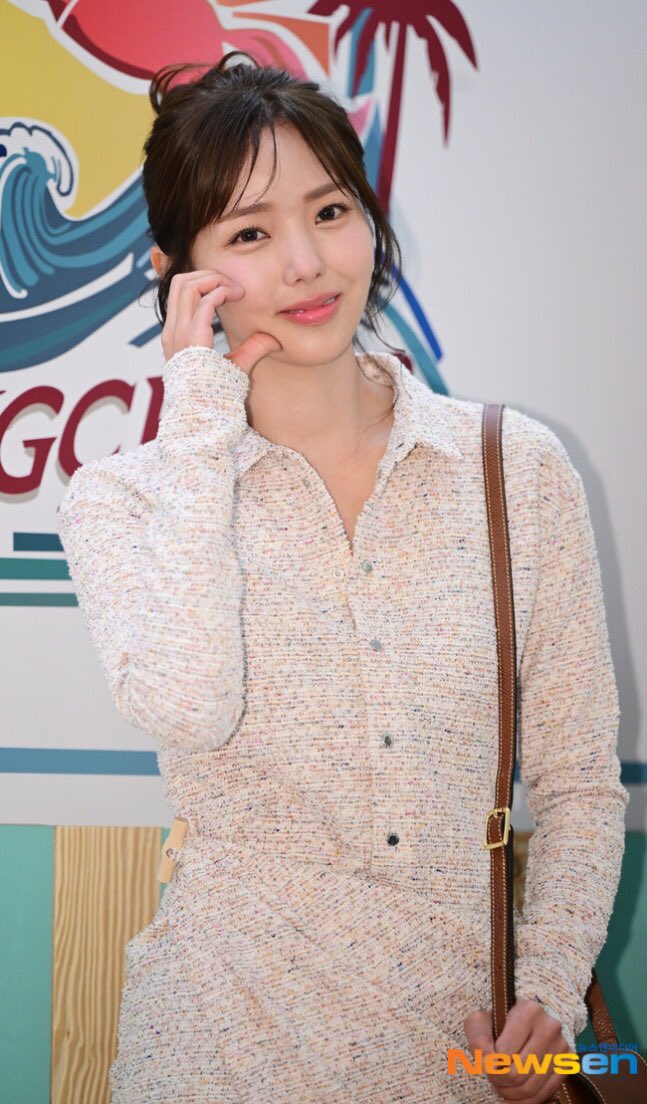 chenecstasy's tweet photo. 260407 Chae Soobin at Longchamp pop-up event in Busan 
Press photos and fancams

Omg she is so cute today 😍😍
#ChaeSoobin #채수빈 https://t.co/HF8IiHF429