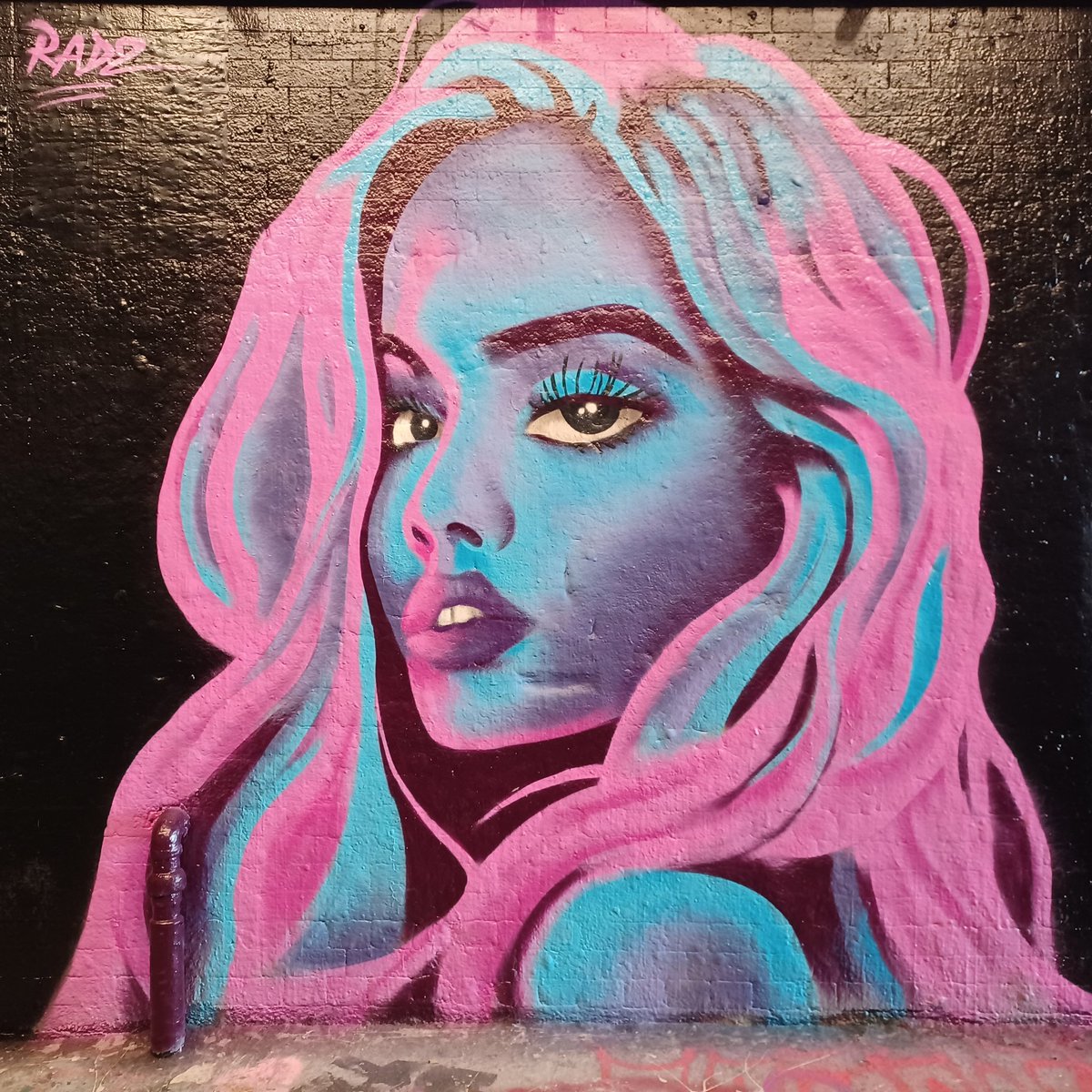 StartLicensing's tweet photo. Some #portraits of @LeakeStArches @leakestreet - always good to see new #artwork in #leakestreet #Waterloo
One of London's best #freeattractions
@WeAreWaterlooUK
#AbrahamO #Radz https://t.co/ZxjsEeJ72Y