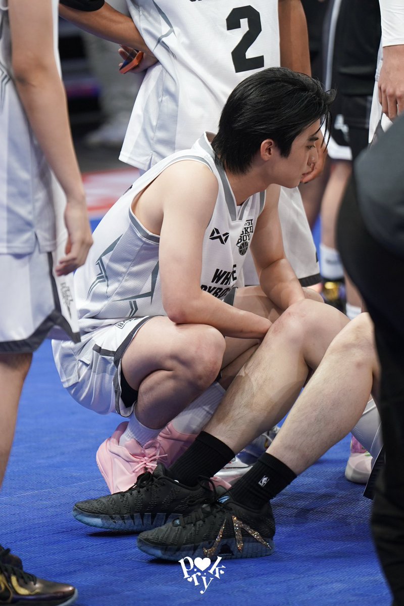 𝒓𝒚🍒 tweet media