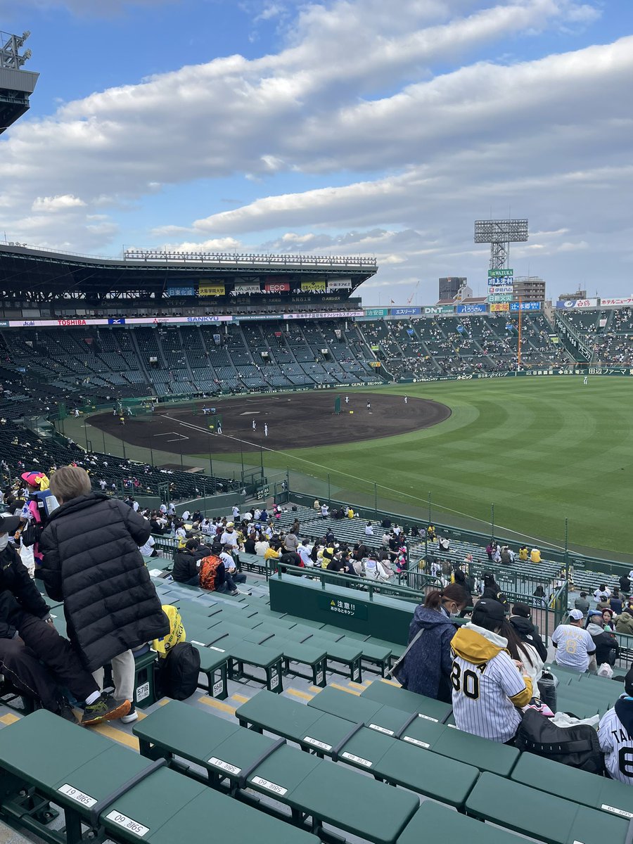 jp_takara's tweet photo. 甲子園開幕戦も来ましたー、楽しむぞ！ https://t.co/EIsrNJ8GXw