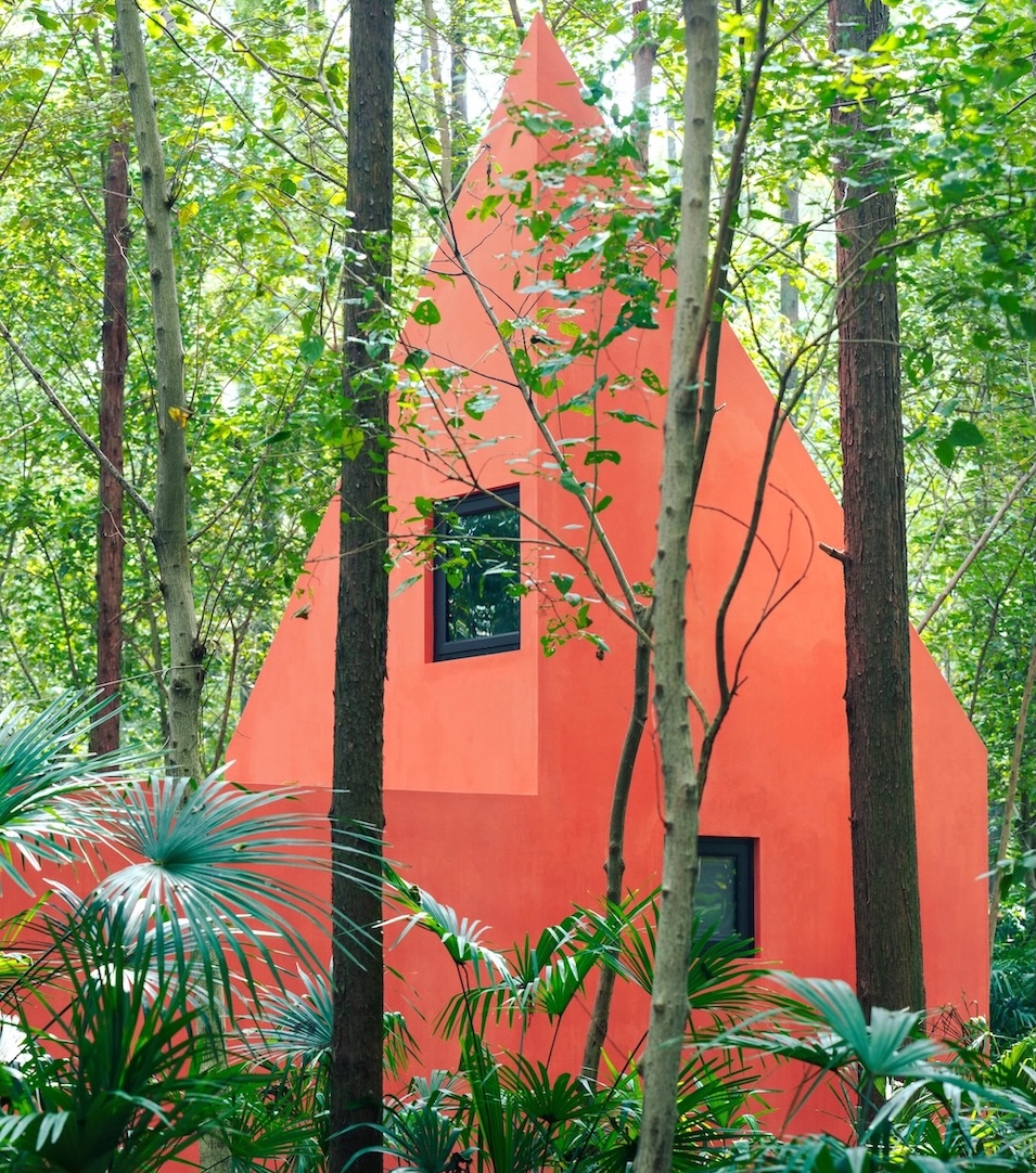 journaldesign's tweet image. Red Cabin, une parenthèse rouge au coeur de la forêt en Chine
Découvrez ce projet d'habitat immersif ici : urls.fr/-O6X8x

#architecture #prefab #timber #red #cabin #forest #Wuhan #China