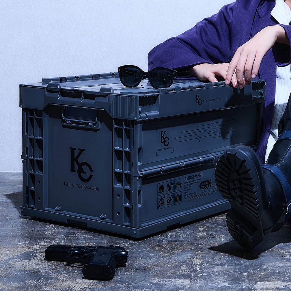 Super_Groupies's tweet image. 【予約受付中】
『遊☆戯☆王デュエルモンスターズ』より、海馬コーポレーション モデルの折りたたみコンテナが登場。

外装には、KCロゴや飛行船、アタッシュケース、そして「青眼の白龍」など、海馬瀬人を象徴するモチーフをデザイン。