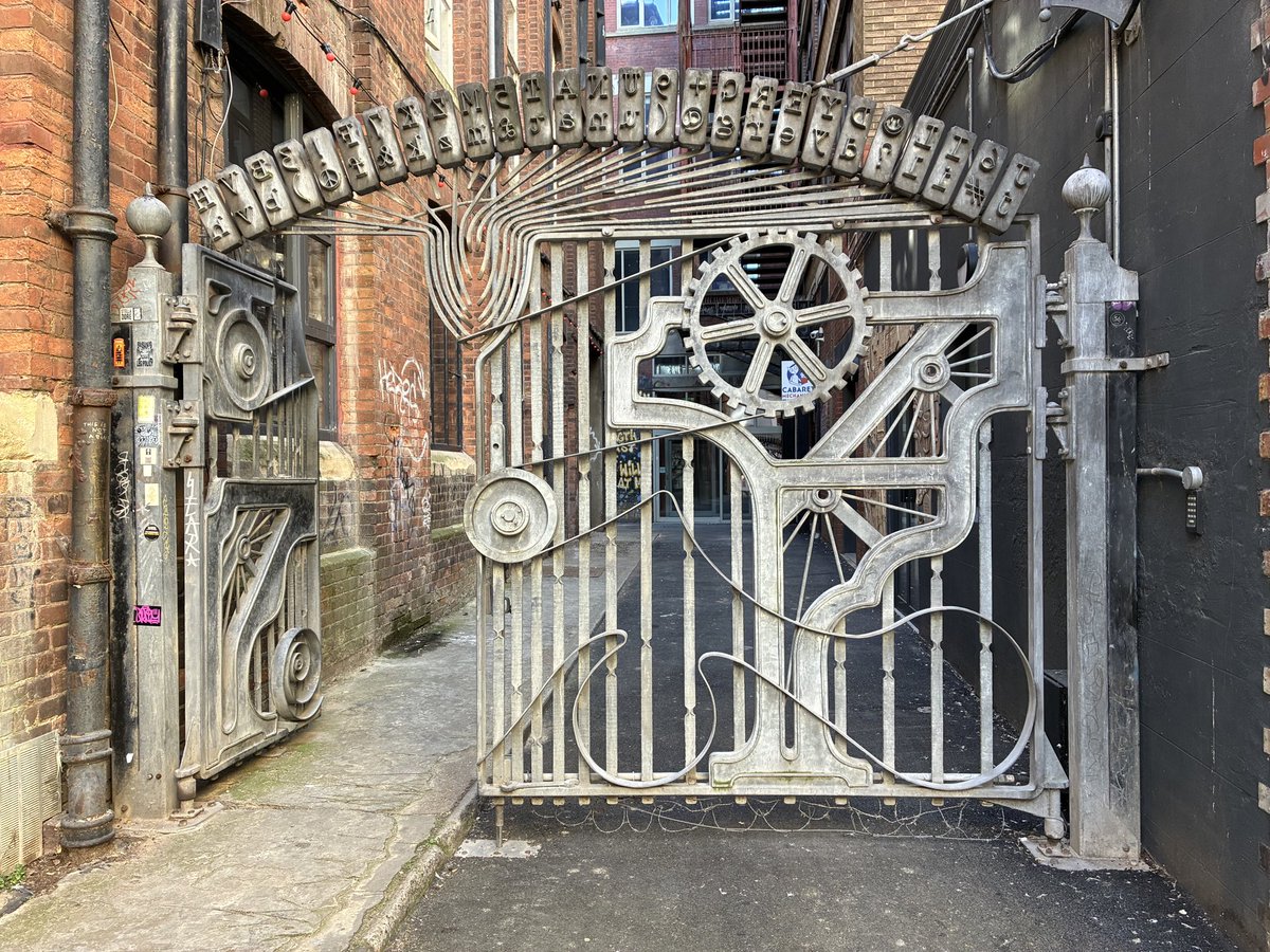 Awesome gate at the old printworks in Hastings #GateoftheDay