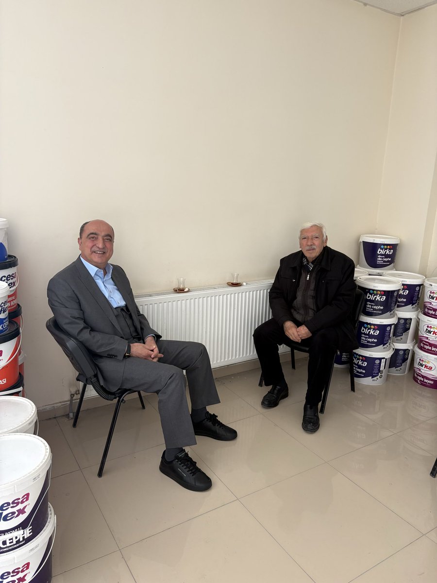 Aksaray’da Mehmet Sevindi abimizi işyerinde ziyaret ettim.İkram ettiği çayı beraber yudumlarken,biraz geçmişe gidip kendisinin anlattığı güzel hatıralarını dinlerken,geçmişi hayırla andık.Dostane güzel bir sohbetimiz oldu.