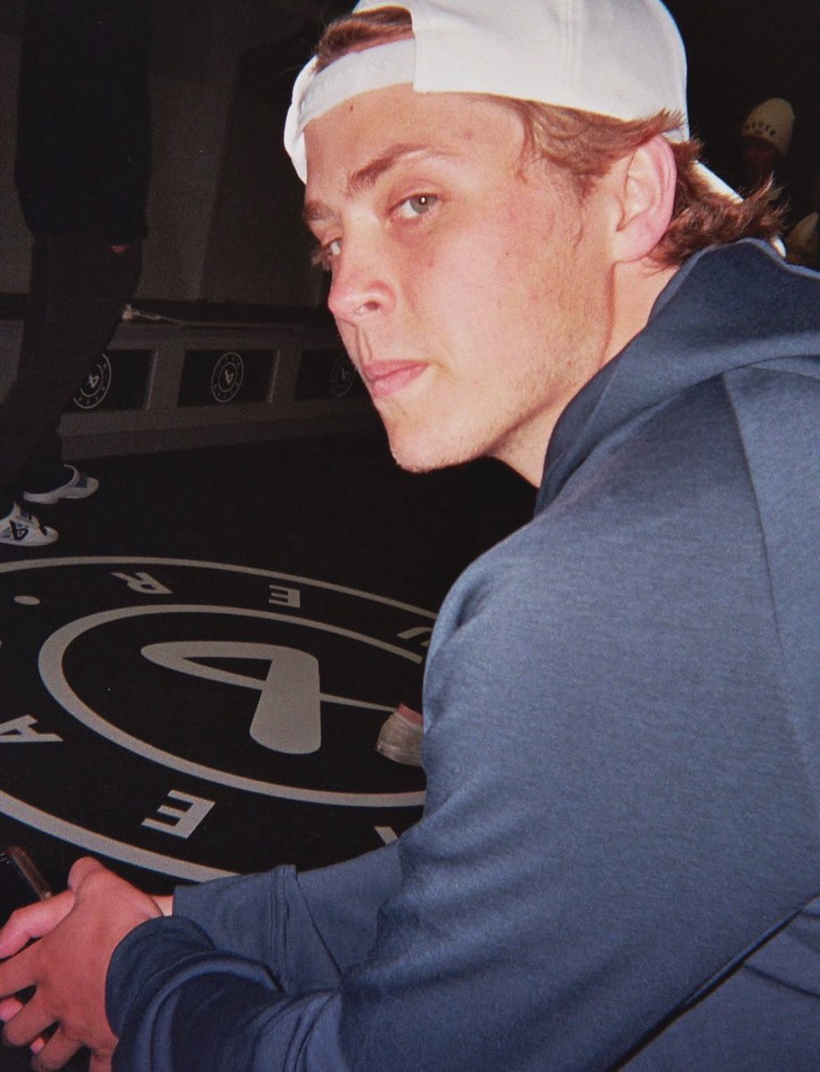 𝖏𝖊𝖘𝖘𝖎𝖊 ⁷¹ tweet media