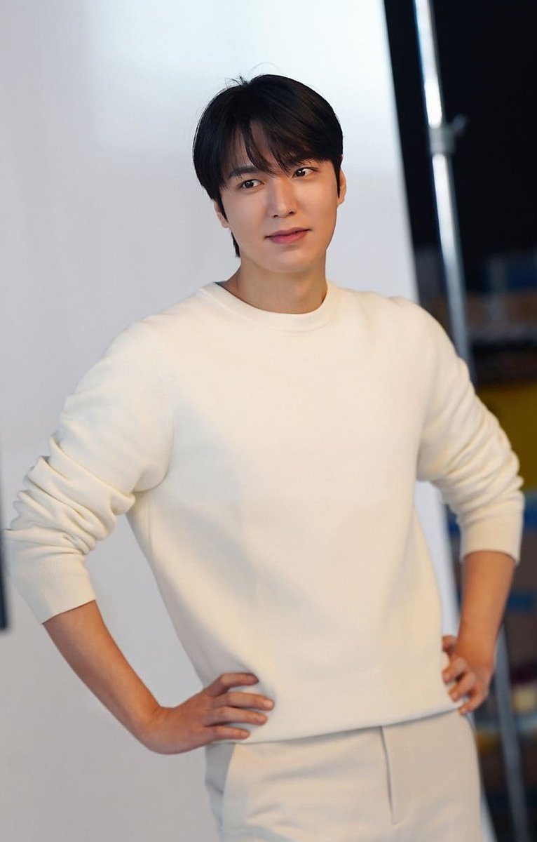 Angel in white...he is pure divine😇🤍
#LeeMinHo 
MYM 𝗡𝗔𝗩𝗘𝗥 𝗕𝗟𝗢𝗚 update😍
🔗m.blog.naver.com/PostView.naver…