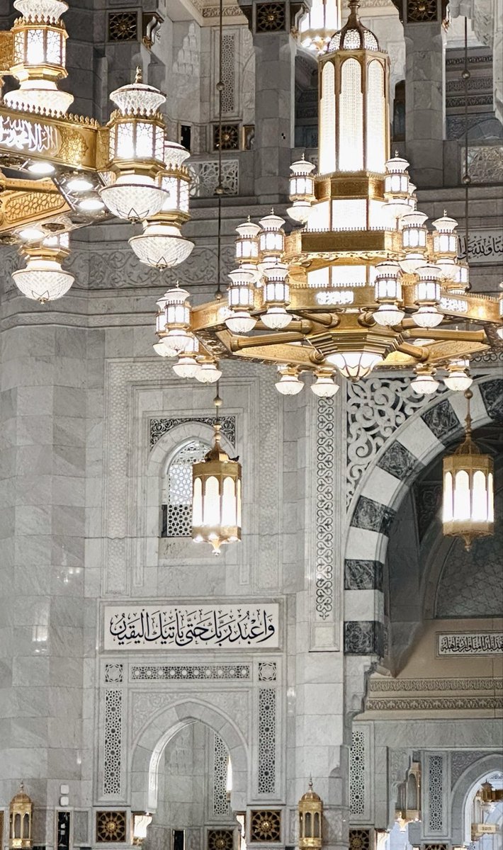 mlaz_808's tweet photo. شربتُ العِلمَ كأسًا بعدَ كأسٍ
فما نَفَدَ الشرابُ ولا رَوِيتُ🤍 https://t.co/dBY8gX7JOw