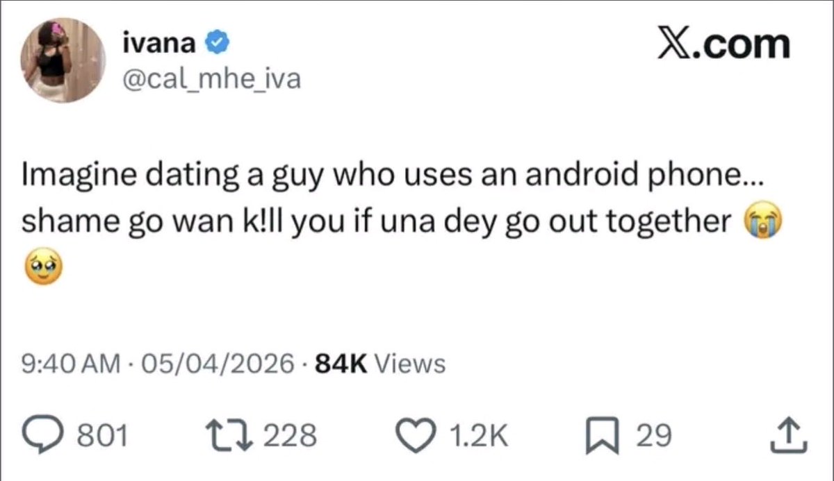BeelihBanks's tweet photo. Na why I no get babe🥲 with my outdated iPhone 17pm😣 https://t.co/7hgKkghNnw