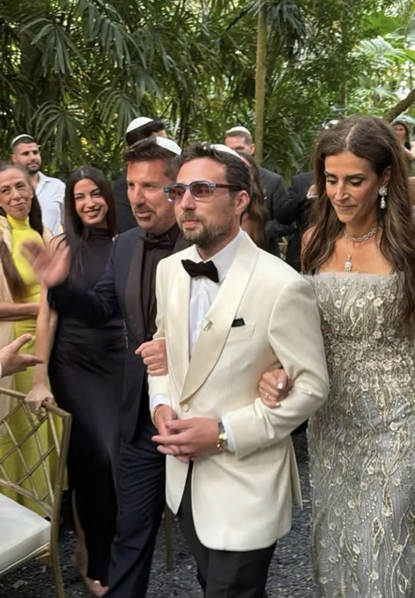 bushcubed tweet media