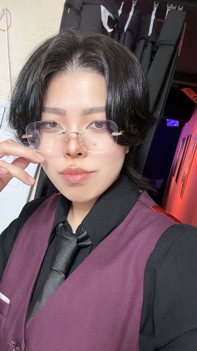 ログインしました🌙

久しぶりに眼鏡です👓
今日も23:00まで！