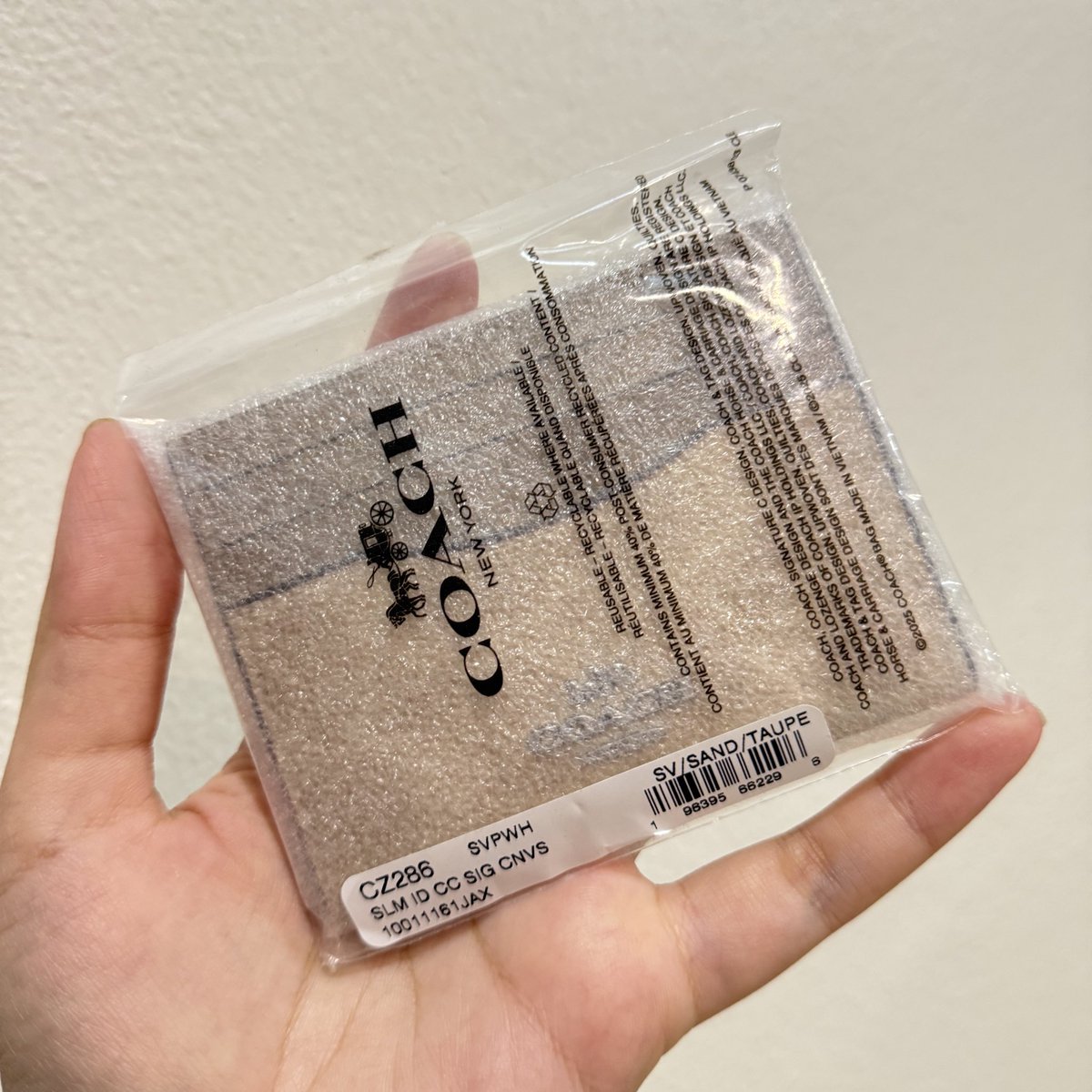 moddustore's tweet image. #moddustoreพร้อมส่ง
Coach〰️Slim Card Holder 🤎🤍 
ขนาด 4 x 3 นิ้ว 

ช่องใส่บัตร 5 ช่อง ขนาดพกพาง่าย 
สี Sand Taupe 

✖️ลดเหลือ 1,250- รีทวิตส่งฟรี✖️ปกติ 5,000

⚡️มี 10 ใบ