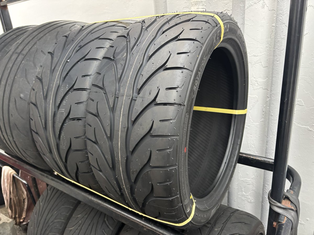 truthfive86zn6's tweet image. 今年ケンダでFDJ走る塙くん増山くん他をタイヤ買って応援だ　というわけで勝負ドリケツKR20Aにしてみた　田口くんがD1出てた頃ぶりぐらいに買ったかな　Aがつかない方はよく買ってるけどね