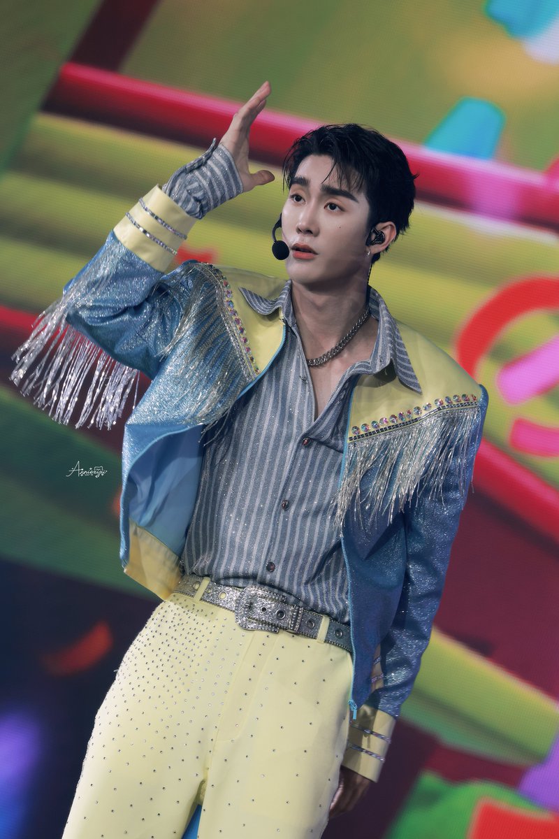 ANNIE_Xixiii's tweet image. Party tonight🪩🕺

FORCEBOOKMAFOX FUNTOPIA D2
◟✦ @fforcejs #fforce_ ° 
#ForceBookFanconD2